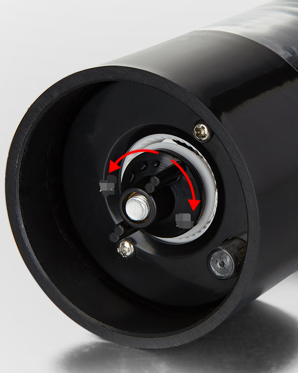 electric salt–pepper grinder